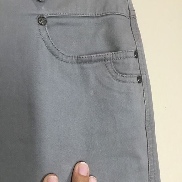 Apriori Straight-Leg Jeans (E13) - Picture 3 of 8